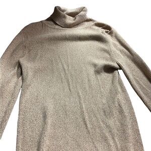 Kim Rigers  tan turtleneck excellent like new size medium she pics